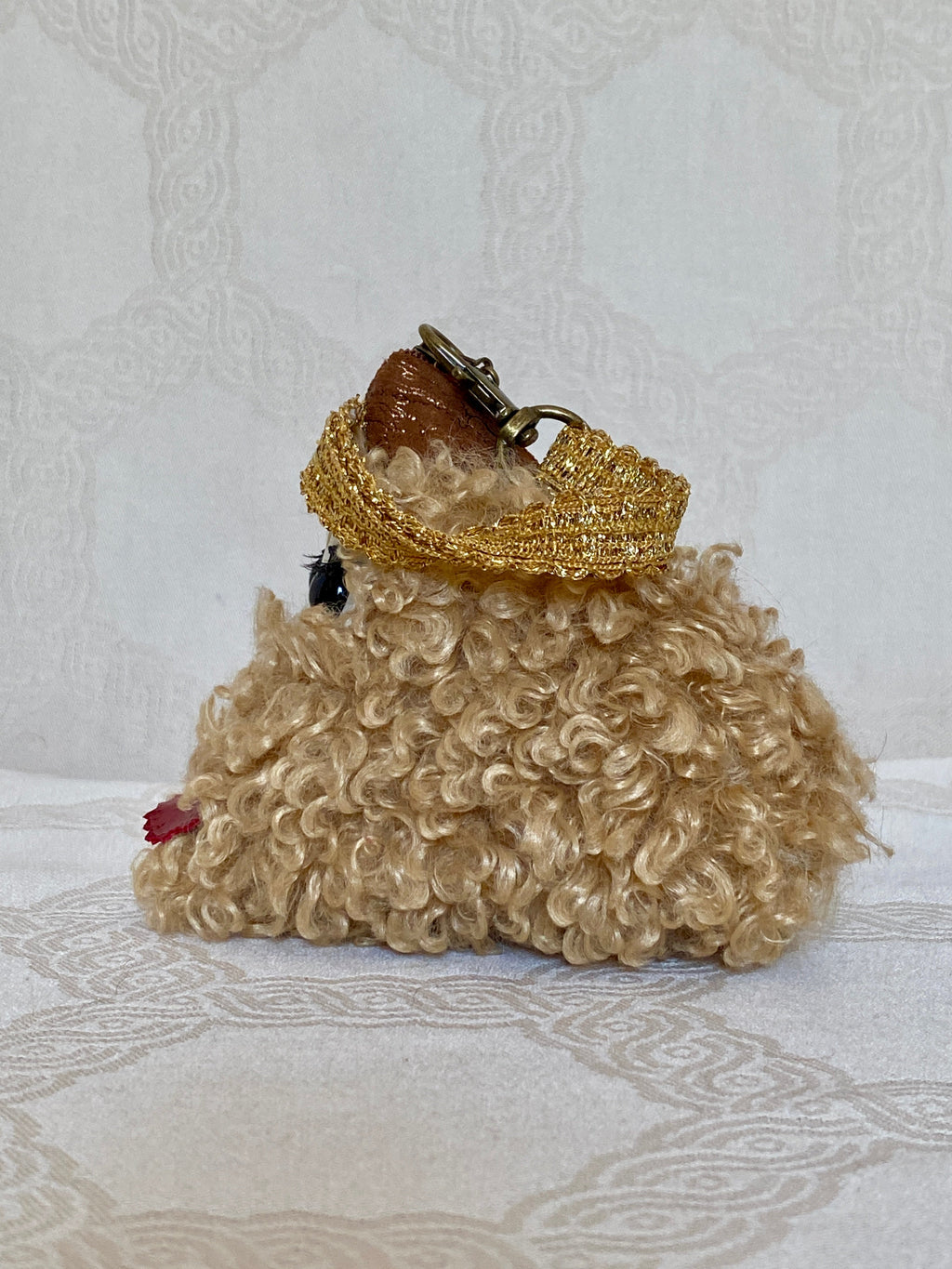 Berlingot Bouffon Bouclé Blond – Pochette Fantaisie Fait Main | MariParis