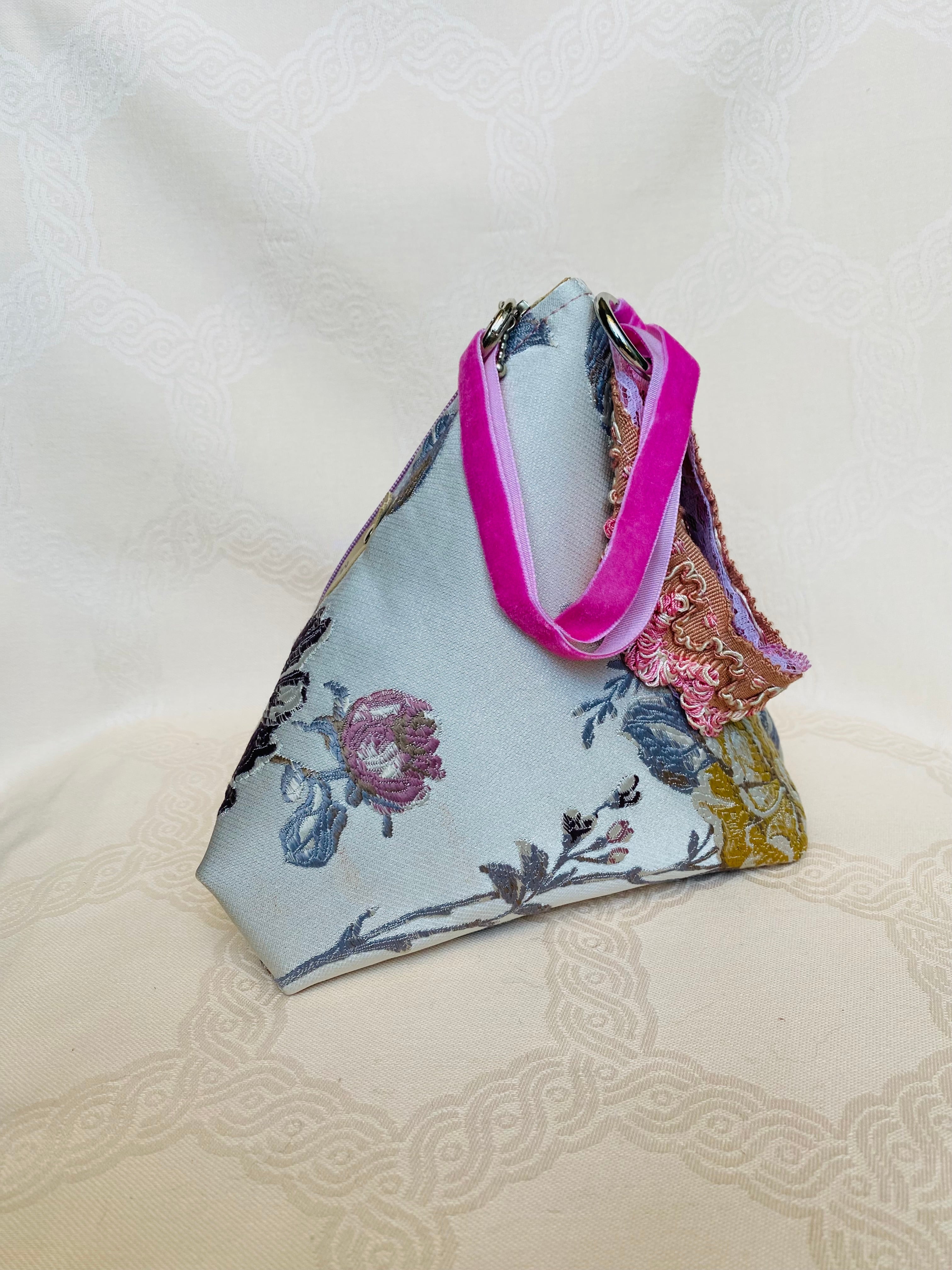 Sac Berlingot MariParis – Les Essentiels MariParis
Pièce unique, faite main en France.