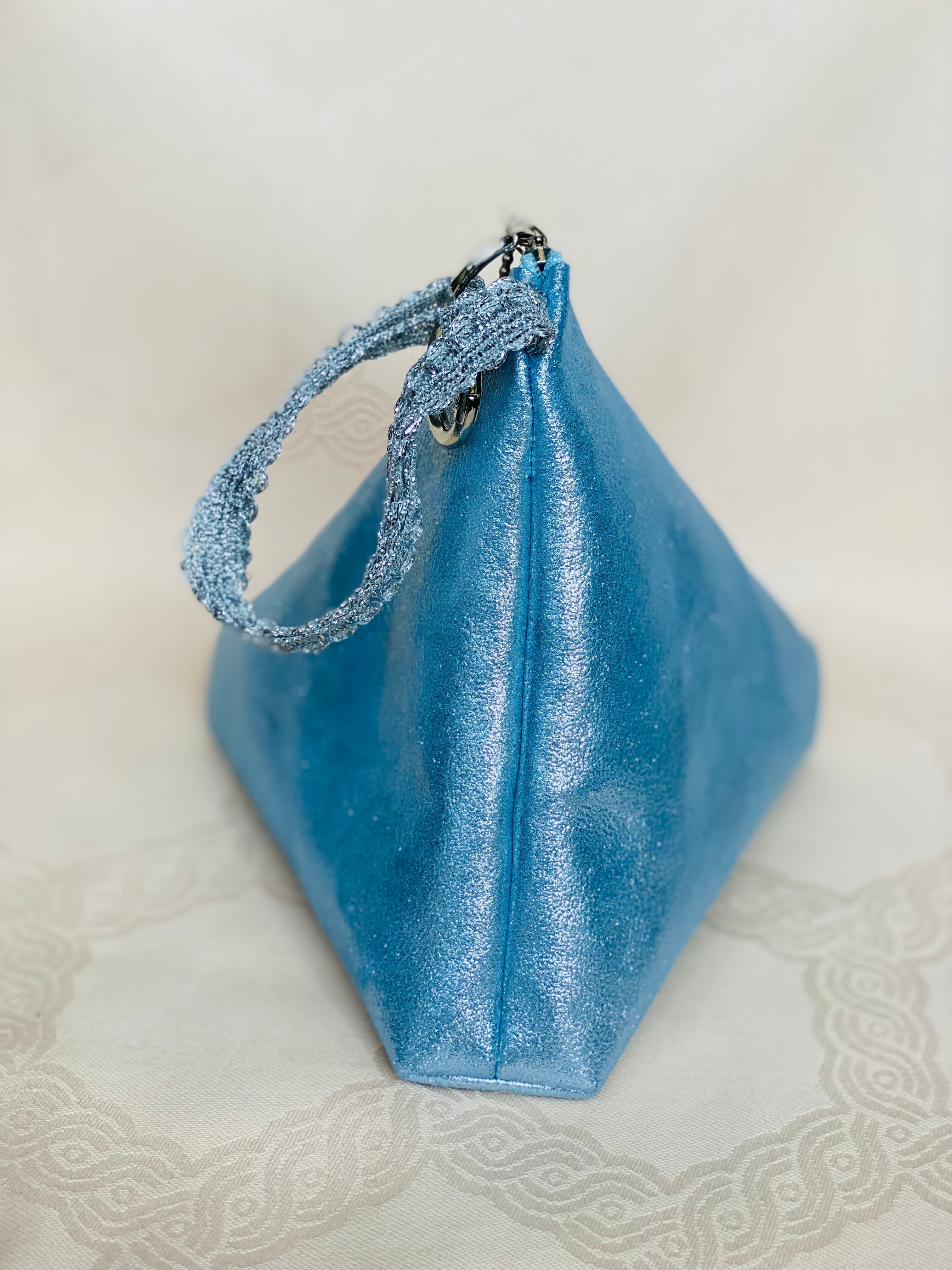 Sac Berlingot Bleu Métallisé – Collection Les Essentiels MariParis