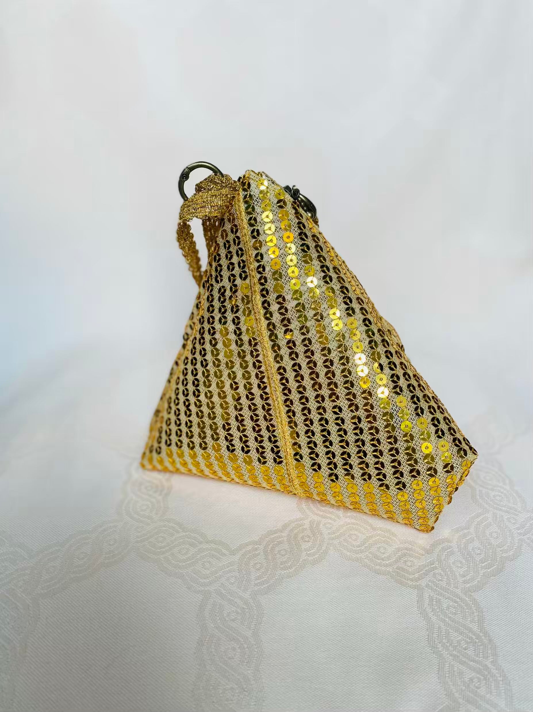 Sac Berlingot MariParis – Collection Rock & Glam
Pièce unique, faite main en France.