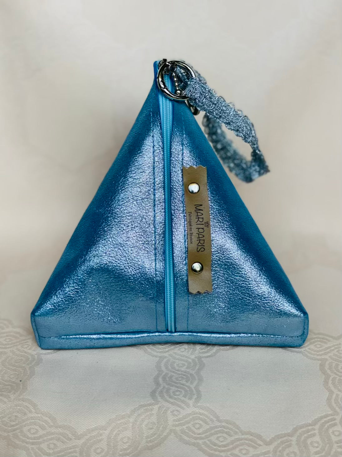 Sac Berlingot Bleu Métallisé – Collection Les Essentiels MariParis