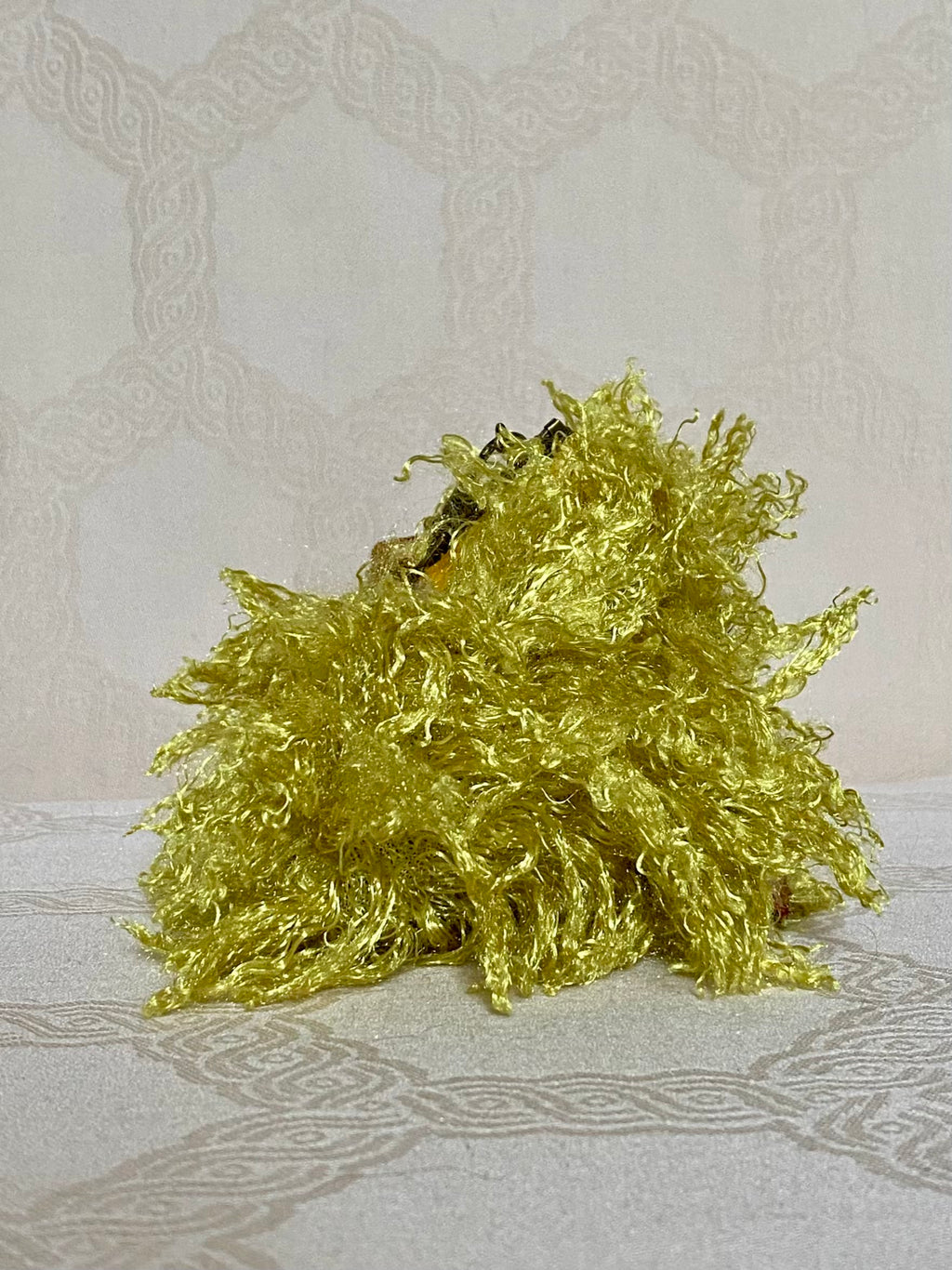Berlingot Bouffon Jaune Doré Cils – Pochette Fantaisie Fait Main | MariParis