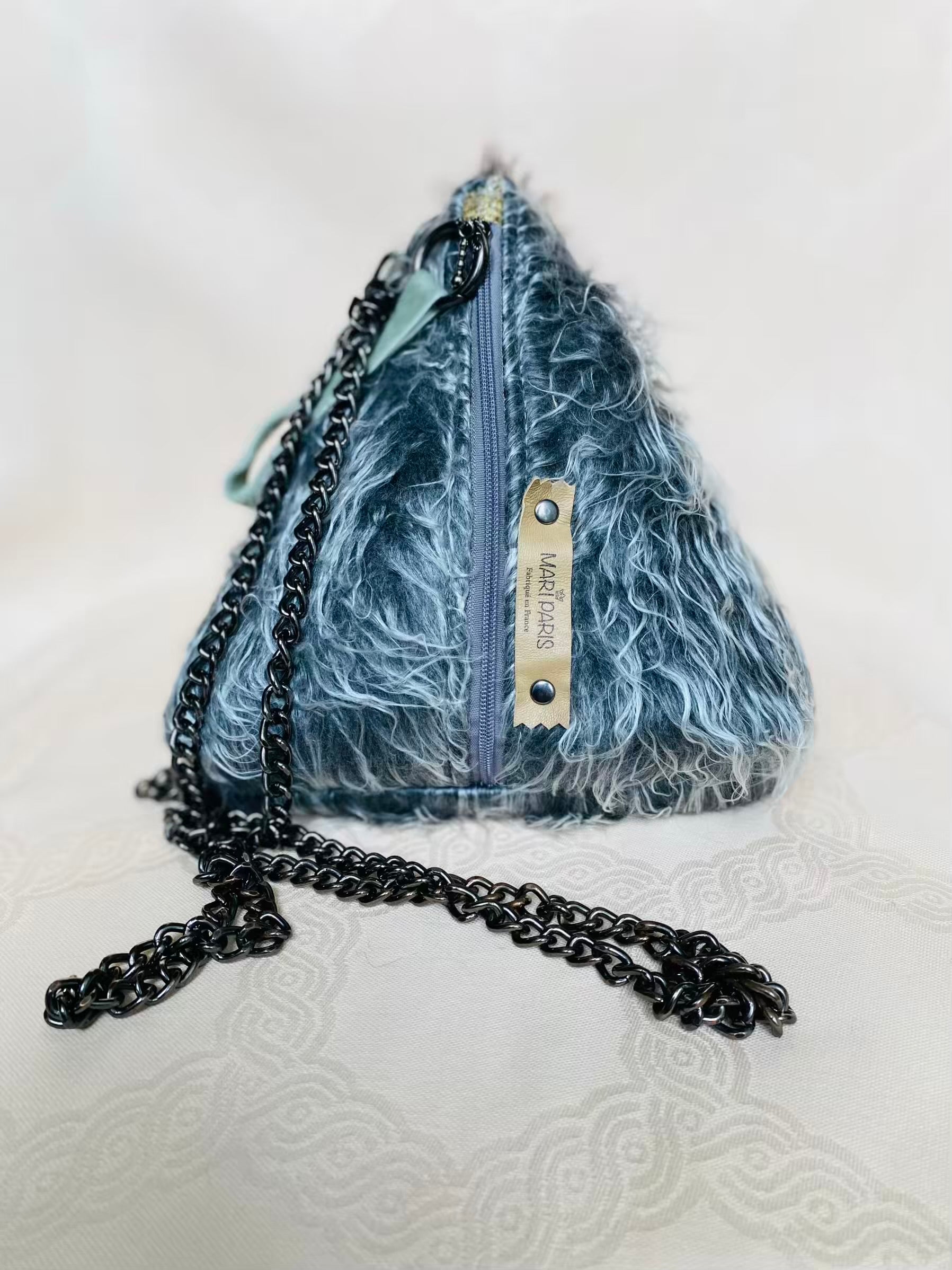 Sac Berlingot MariParis – Collection Les Bouffons
Pièce unique, faite main en France.