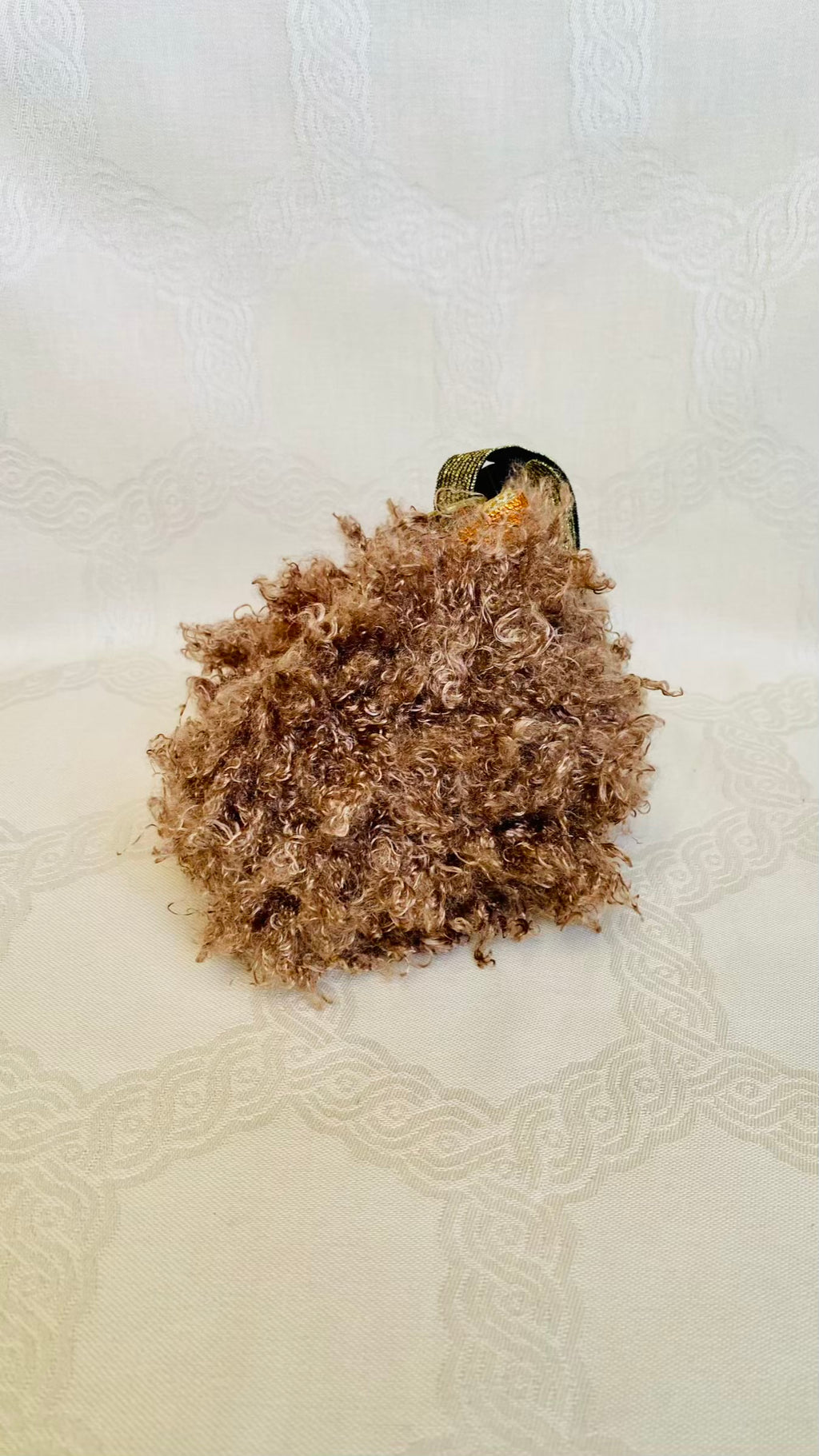 Pochette Berlingot Fausse Fourrure et Cuir Beige Cuivré – Collection Les Essentiels MariParis