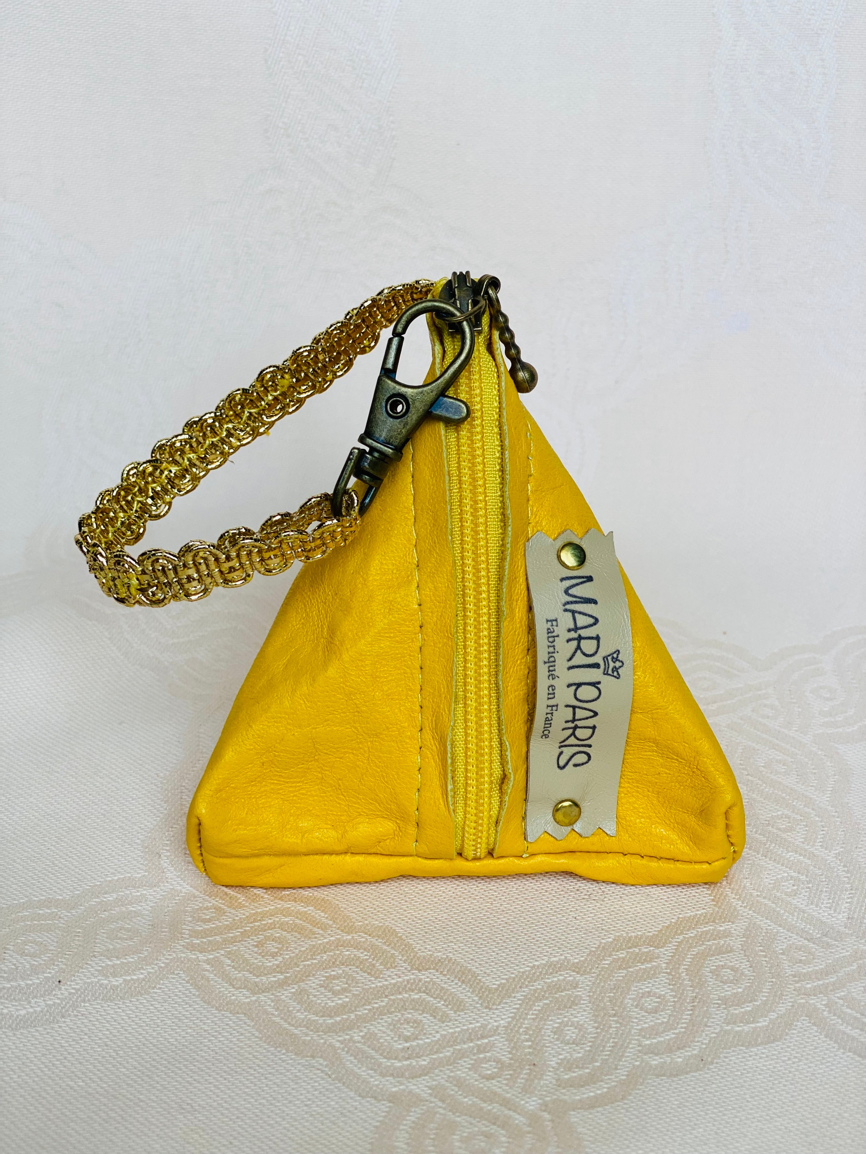 Pochette Berlingot Cuir Jaune Effet Froissé Galon Doré – Collection Les Essentiels MariParis