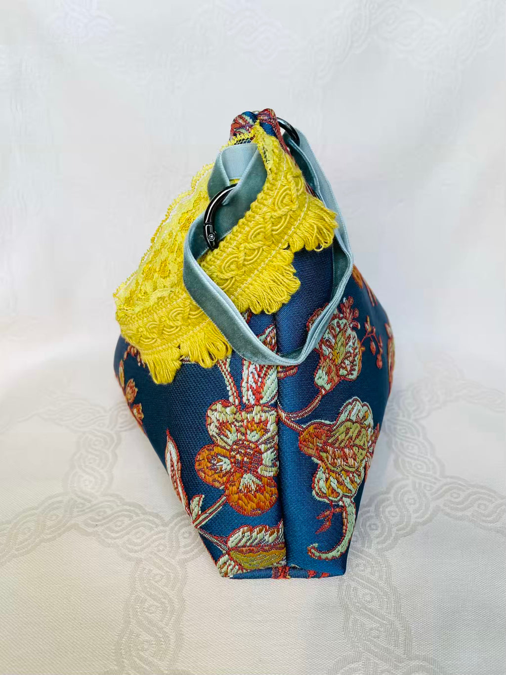 Sac Berlingot Jacquard Bleu Doré et Jaune – Collection Les Essentiels MariParis