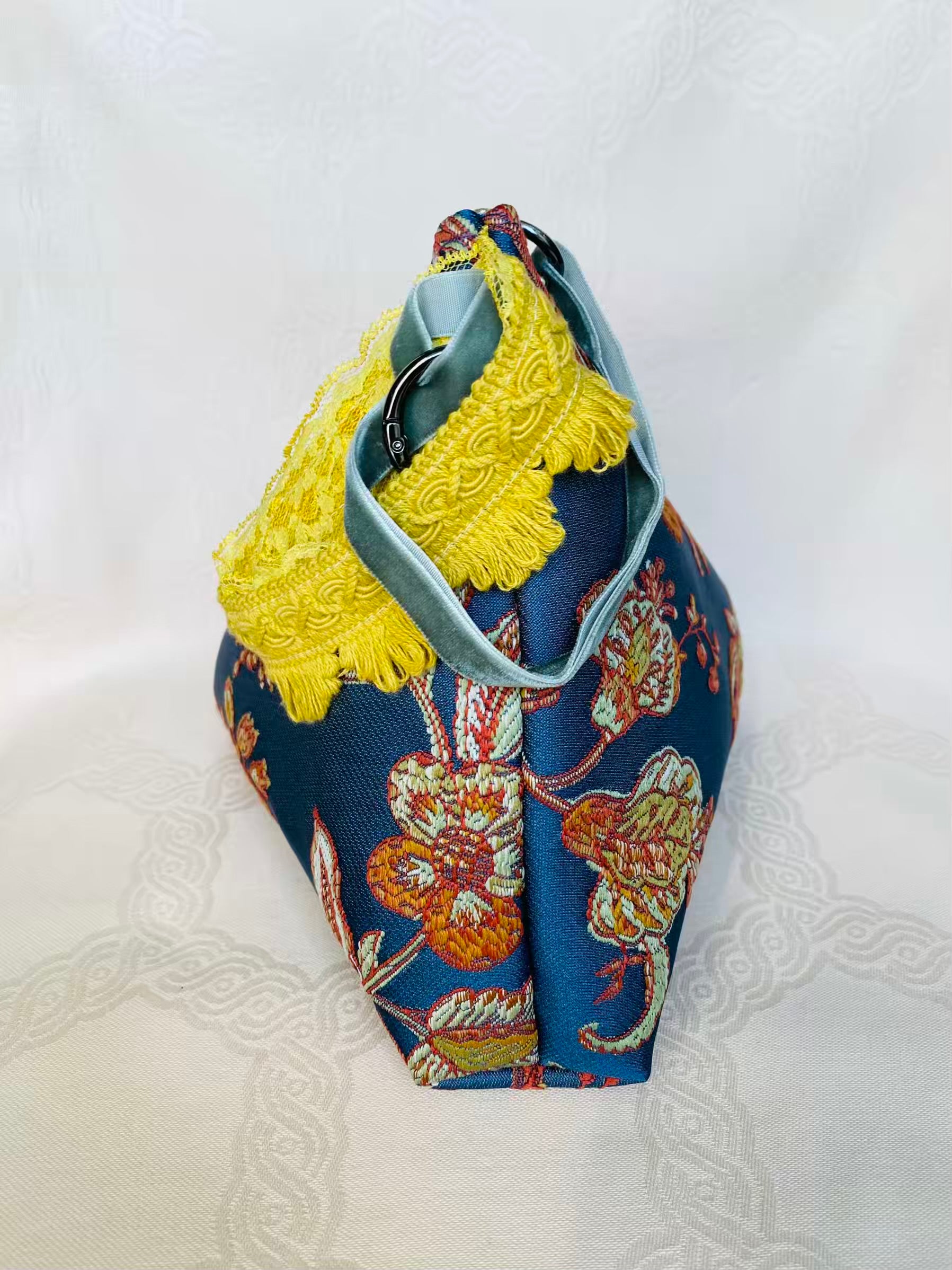 Sac Berlingot Jacquard Bleu Doré et Jaune – Collection Les Essentiels MariParis