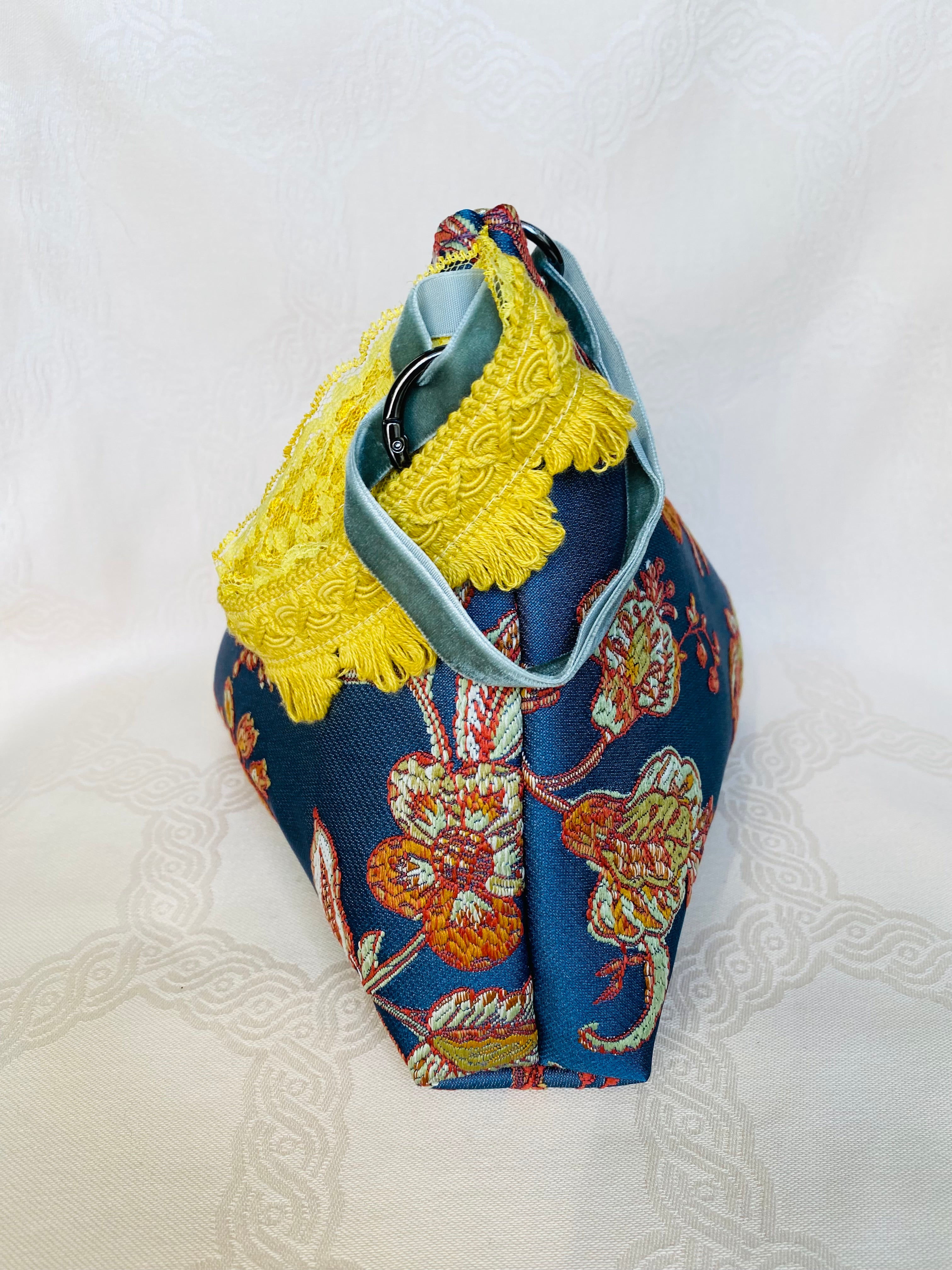 Sac Berlingot MariParis – Les Essentiels MariParis
Pièce unique, faite main en France.