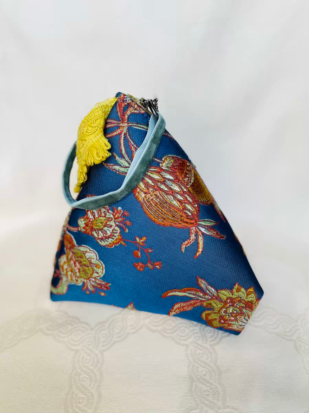 Sac Berlingot Jacquard Bleu Doré et Jaune – Collection Les Essentiels MariParis