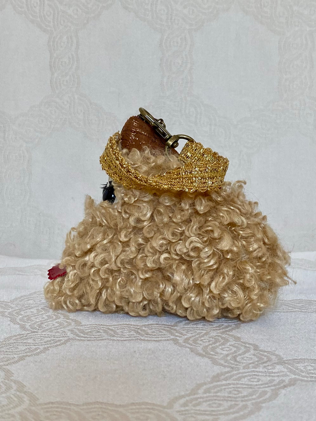Berlingot Bouffon Bouclé Blond – Pochette Fantaisie Fait Main | MariParis