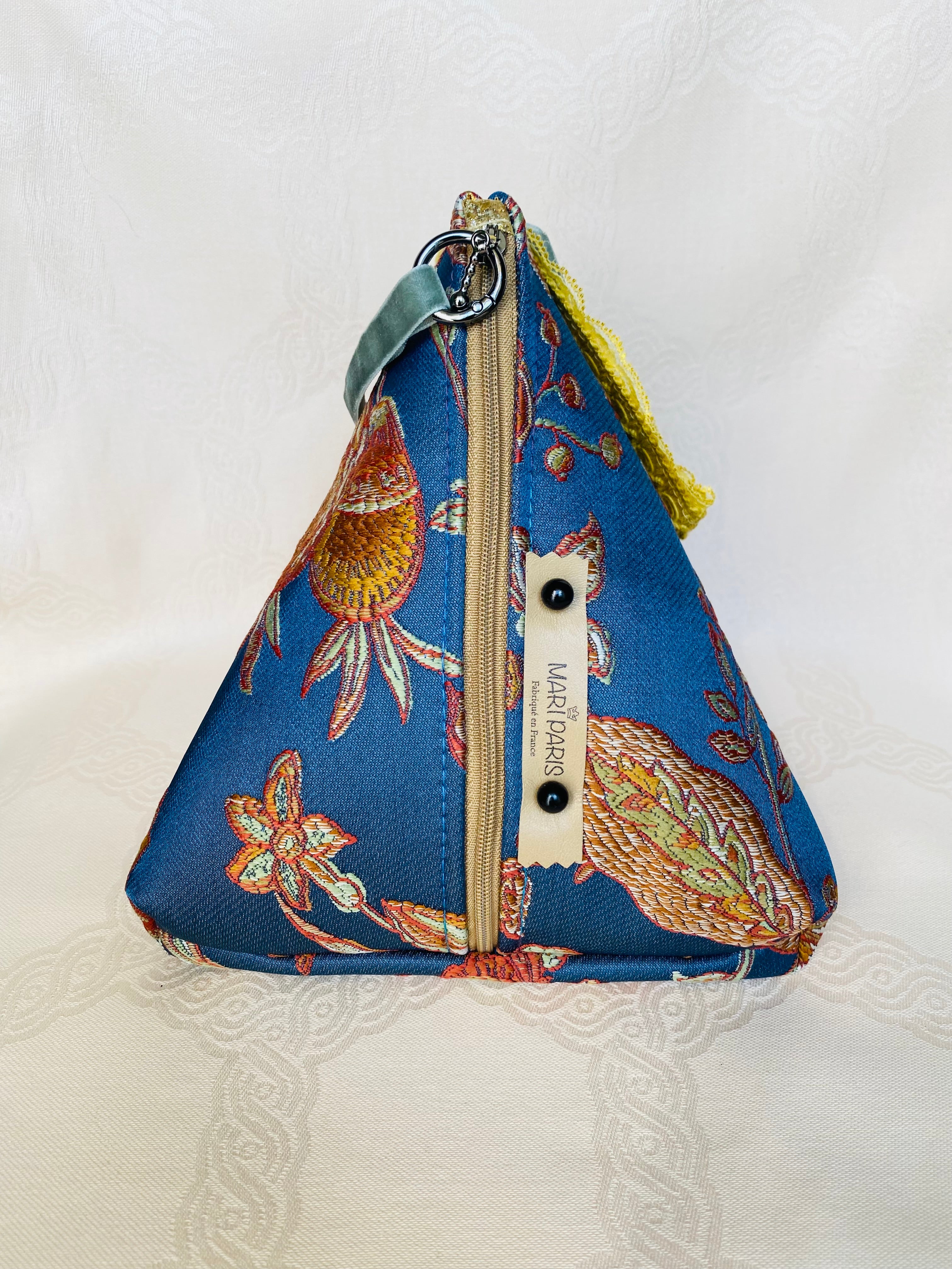 Sac Berlingot MariParis – Les Essentiels MariParis
Pièce unique, faite main en France.