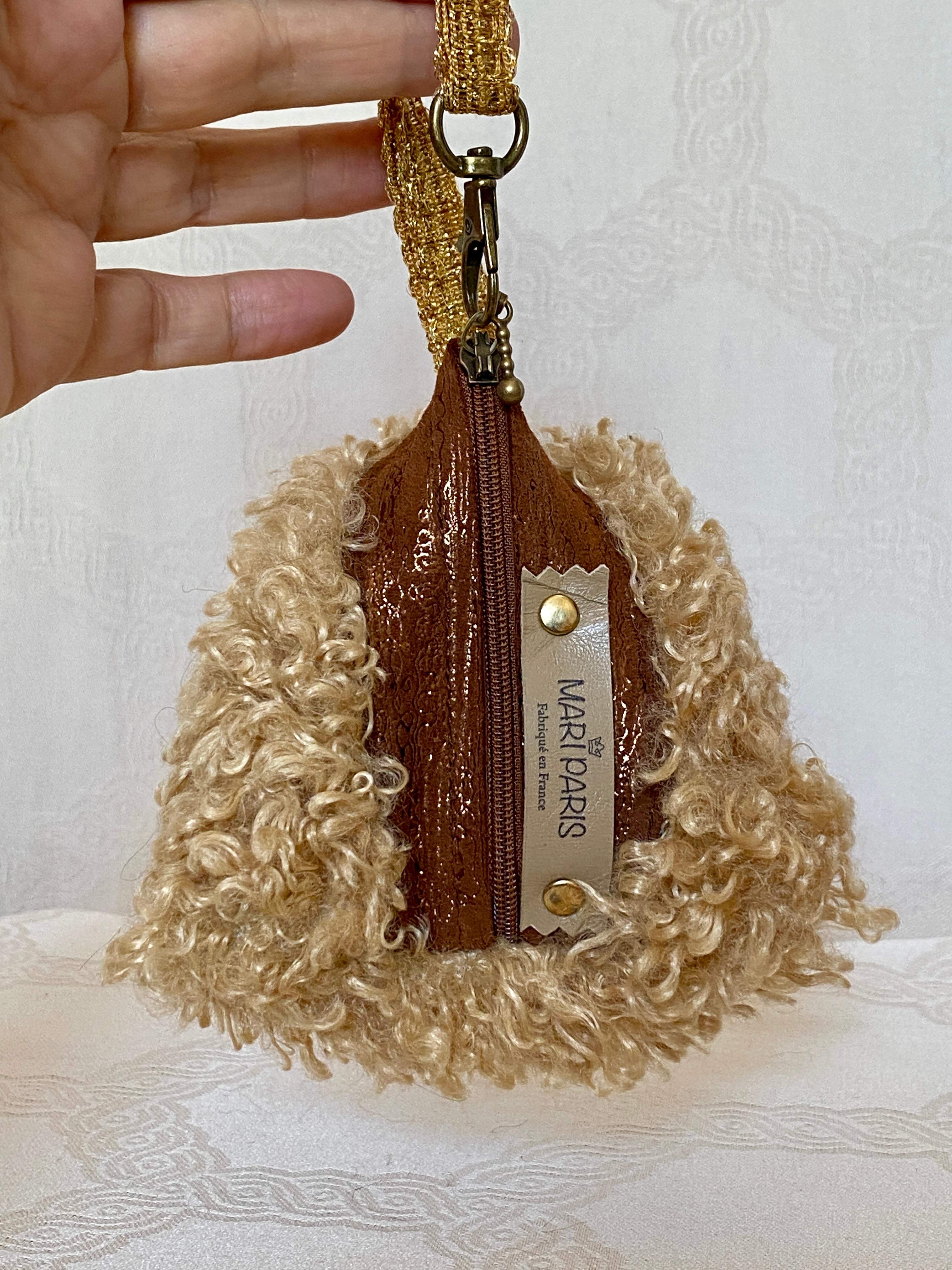 Berlingot Bouffon Bouclé Blond – Pochette Fantaisie Fait Main | MariParis