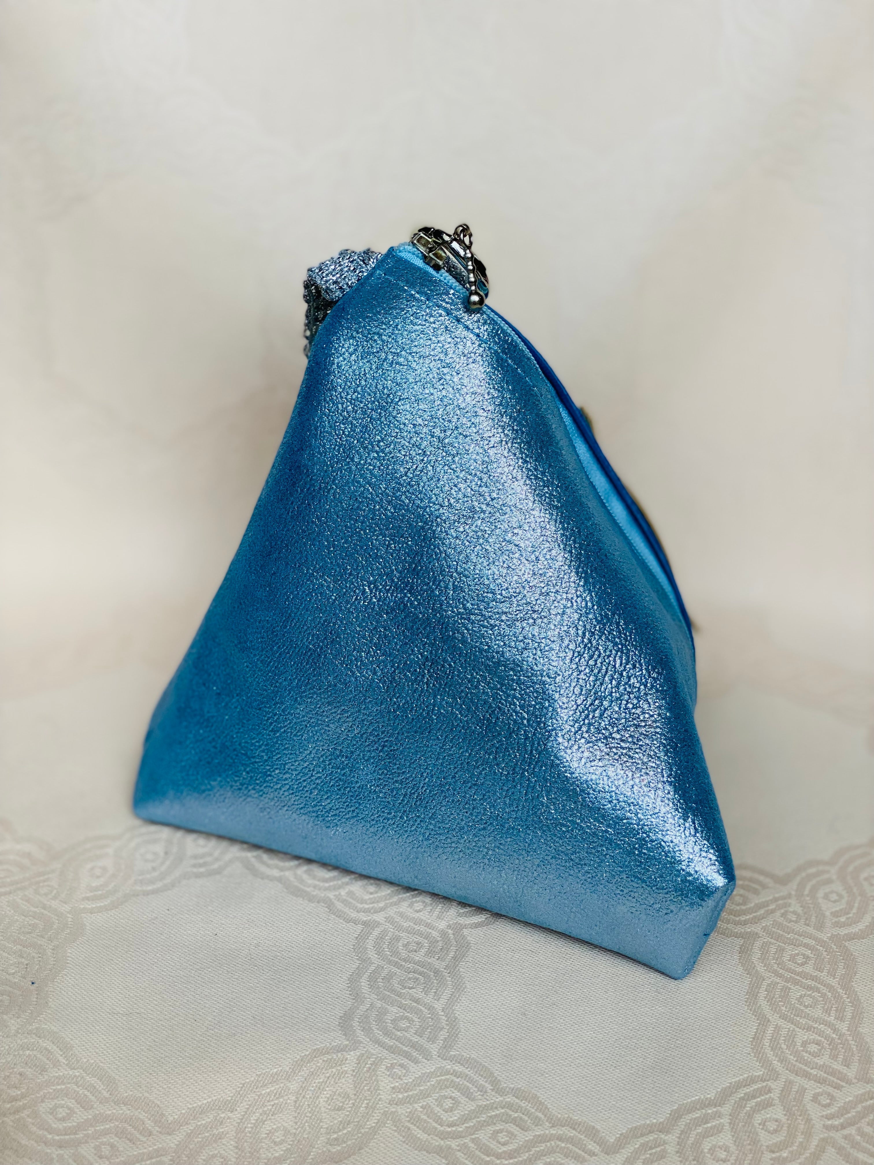 Sac Berlingot Bleu Métallisé – Collection Les Essentiels MariParis